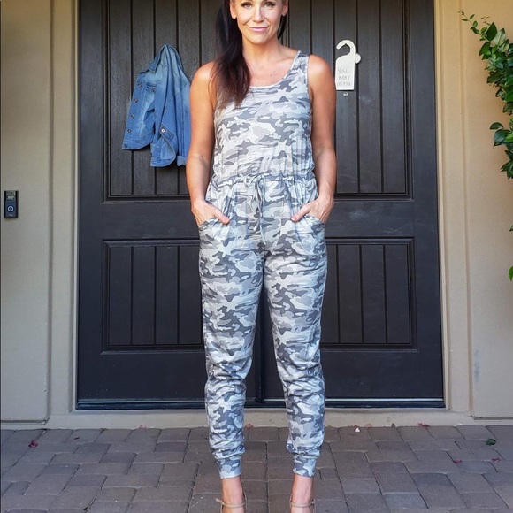 Camo drawstring waist jogger tank jumpsuit - Picture 4 of 4